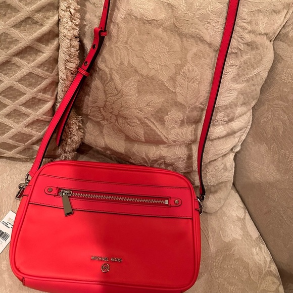 Michael Michael Kors Jet Set crossbody - Picture 3 of 4